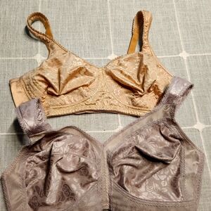 2- Playtex bras 38D wire free